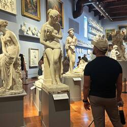 Aha aha wo luagsch du gnau?🤔