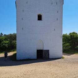 Die Kirche die im Sand versinkt