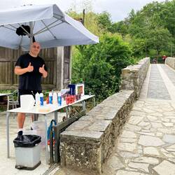 Stopped for cherries at Furelos