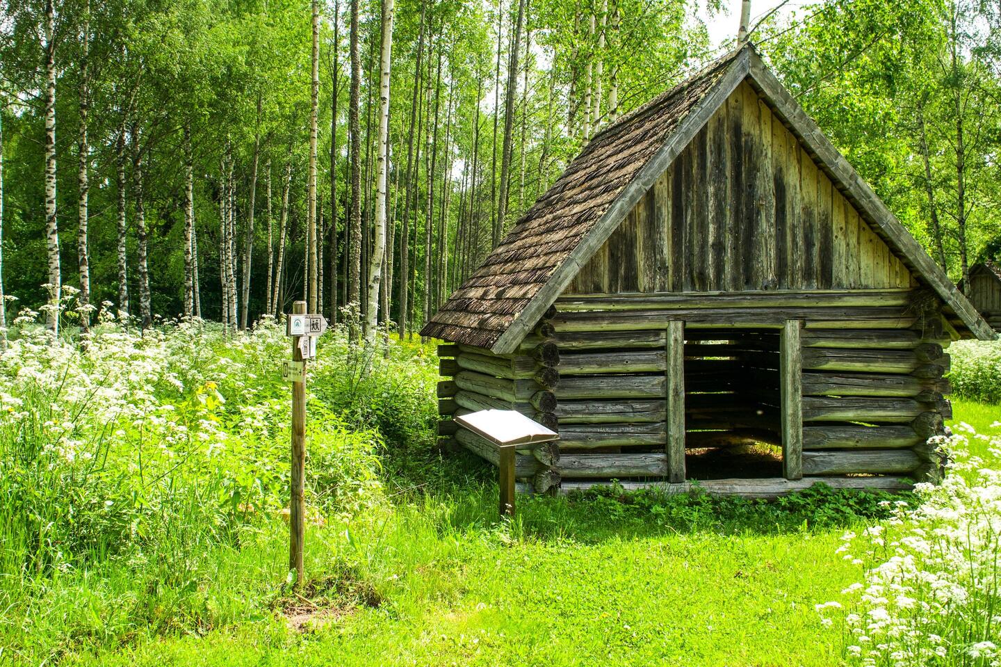 Wanderung mit Märchentafeln