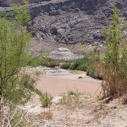 Rio Grande River Access (drüben ist schon Mexico) - Man kann zu Fuß durchwaten (bei Niederwasser)