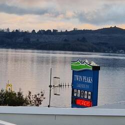 Twin peaks motel
