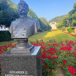 Alexander vor der Spielbank