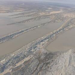 North Lake Eyre filling along the edges