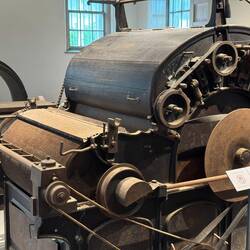 A Steam-Powered Carding Machine