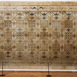 1045 cm x 555 cm, römisches Mosaik im Palast