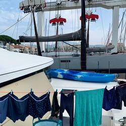 ..wie gut dass wir eine Waschmaschine an Bord haben