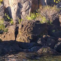 Maori rock carvings