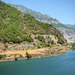 So viele verschiedene Gesteinsfaben - von weiß, gelb und rot bis lila und grün-schwarz alles dabei