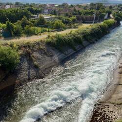 Hui. Hier wird grad Wasser abgelassen.