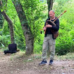 Yes! The 2nd piper. Tribute to a Celtic heritage.