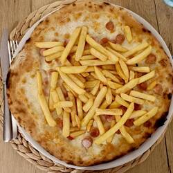 A potato and sausage pizza - not what I was expecting 🤔