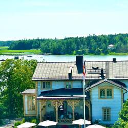 Tarvaspää Café