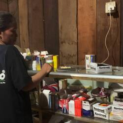 The food seller is also a pharmacist learning from her husband 😬😳