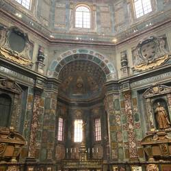 Nur eine Kapelle wäre echt arm.