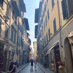 Ein typischer Straßenzug in Florenz.