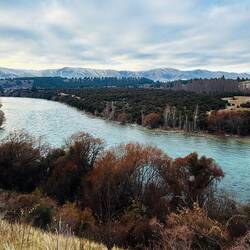 The Clutha River starts at Wānaka and meets the Pacific south of Dunedin