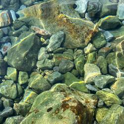 Das Meer ist sehr durchsichtig