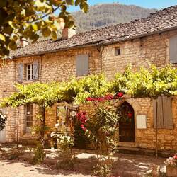 ...mit mittelalterlich-französischem...