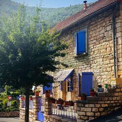 Das Dorf überrascht an jeder Ecke....