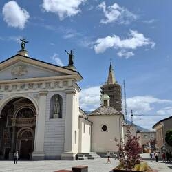 We zijn Italie. Protserig en dramatisch, ook in de religieuze architectuur.