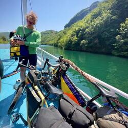 Bereit machen zum Verlassen der Fähre