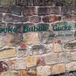 Typisch: Hocke, Babble, Gucke. Drin odder draus.