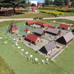 im Miniaturpatk, der Gebäude des Ermlandes zeigt