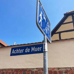 Plattdeutsch... hinter der Mauer