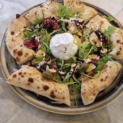 Trüffel Mozzarella Pizza