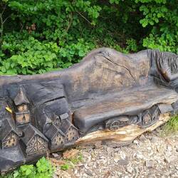 Die Ursel liegt auf der Bank