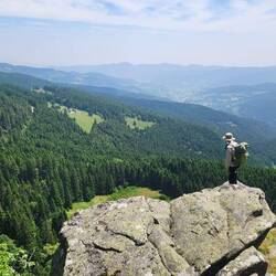 Eine der vielen Felsen mit schöner Aussicht an dem Tag