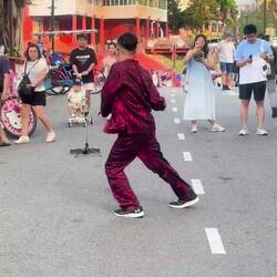 Retour en centre ville en fin d'après-midi, nous revoilà dans l'exubérance touristique 🥴😁