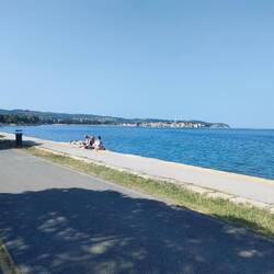 Sullo sfondo Izola/Isola