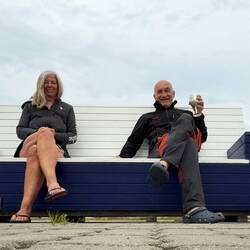 Unser privates Bänkli neben dem Büssli