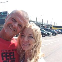 Katalins Ankunft am Flughafen Preveza > die sailing_on_sunshine-crew ist nun komplett