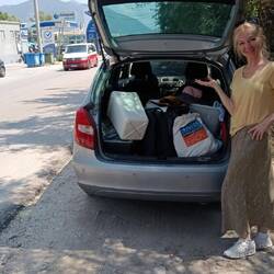 Fabia wird einfach am Straßenrand geparkt, der Einkauf zu Fuß zu ⛵☀️ gebracht