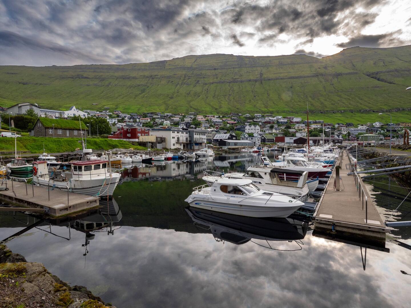An unserem Übernachtungsplatz letzte Nacht in Fuglafǰoður