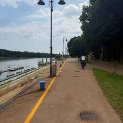 Zu Abwechslung mal direkt am Fluss und nicht auf dem Damm.