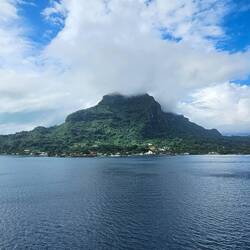 Mt Pahia with a cloud crown.