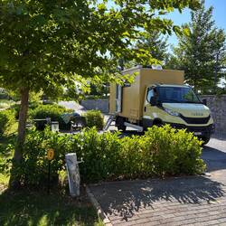 wasch und Duschtag, die neue aber leider schon etwas heruntergekommene Infrastruktur nutzen