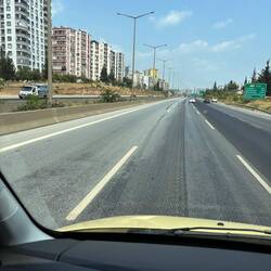 adana die Grossstadt am Rande des Erdbebengebietes. Es wird gebaut wie verrückt.