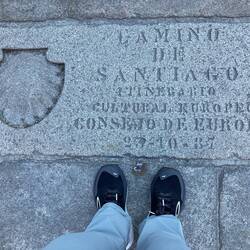 The official end in the middle of the plaza. Typical selfie pix.