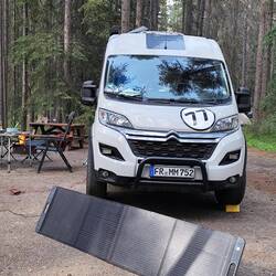 Seven mit StarLink auf dem Dach und elektrischer Versorgung mittels Solartasche ☀️