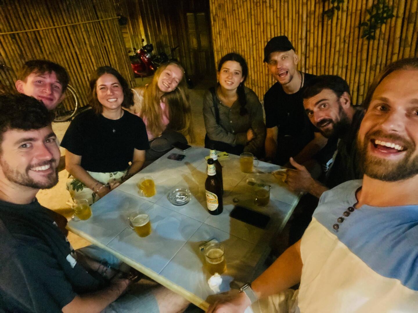 Abschied von unserer Slow Boat Gruppe 🍻