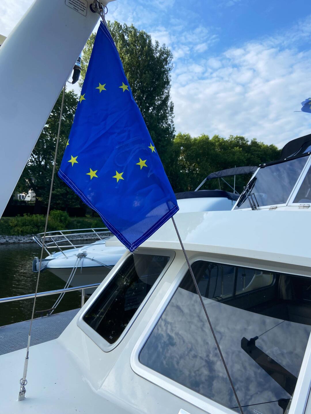 Solaris jetzt mit Europaflagge