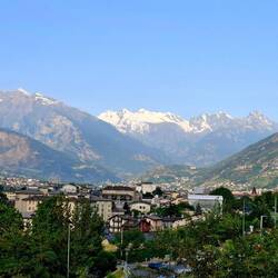 Een foto voor op de kleurdozen met potloden van Caran D'Ache