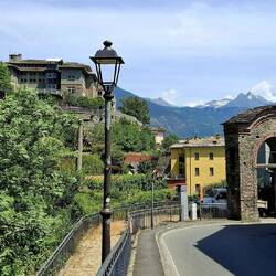 Eindelijk... de stadspoort van châtillon