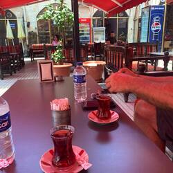 Teatime in der Höhle