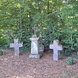 Wegkreuze in Johanniskreuz - sehr alt und sehr verwittert